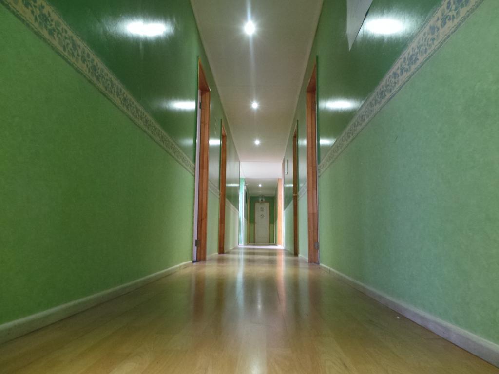 Hostal South Wind I Пуэрто-Наталес Экстерьер фото